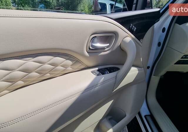 Белый Инфинити QX80, объемом двигателя 5.6 л и пробегом 75 тыс. км за 44000 $, фото 11 на Automoto.ua