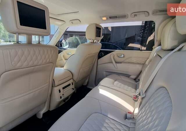 Белый Инфинити QX80, объемом двигателя 5.6 л и пробегом 75 тыс. км за 44000 $, фото 17 на Automoto.ua