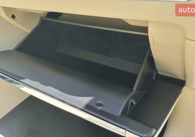 Белый Инфинити QX80, объемом двигателя 5.6 л и пробегом 75 тыс. км за 44000 $, фото 19 на Automoto.ua