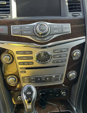 Белый Инфинити QX80, объемом двигателя 5.55 л и пробегом 51 тыс. км за 41500 $, фото 9 на Automoto.ua