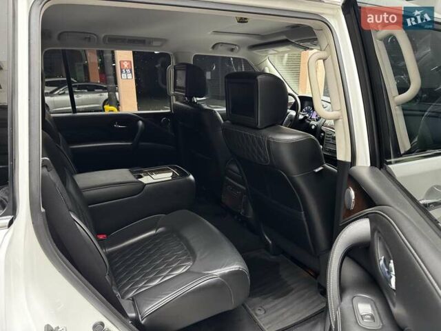 Белый Инфинити QX80, объемом двигателя 5.55 л и пробегом 57 тыс. км за 44000 $, фото 21 на Automoto.ua