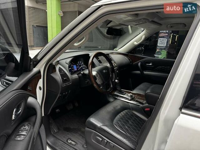 Белый Инфинити QX80, объемом двигателя 5.55 л и пробегом 57 тыс. км за 44000 $, фото 16 на Automoto.ua
