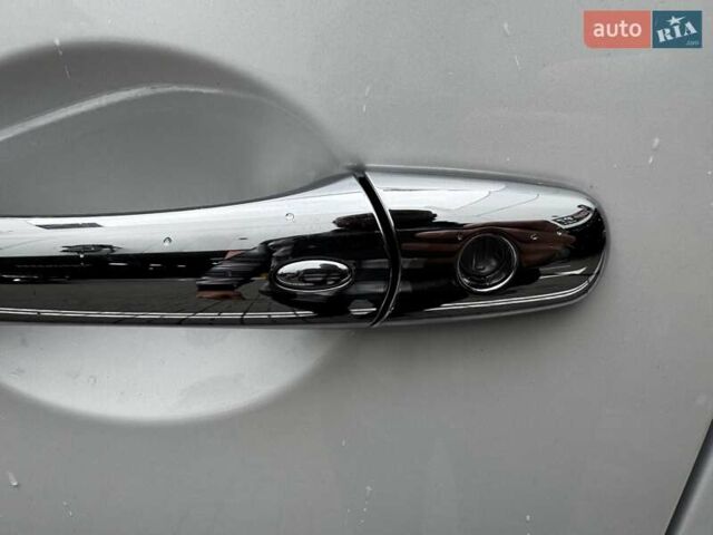 Белый Инфинити QX80, объемом двигателя 5.55 л и пробегом 57 тыс. км за 44000 $, фото 23 на Automoto.ua