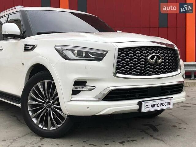 Білий Інфініті QX80, об'ємом двигуна 5.55 л та пробігом 112 тис. км за 41990 $, фото 1 на Automoto.ua