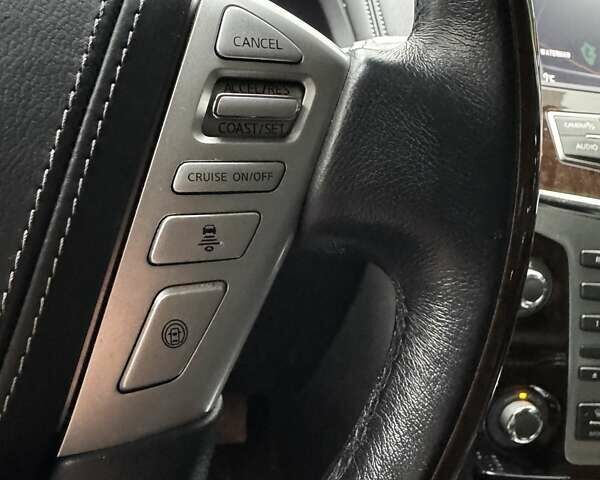 Белый Инфинити QX80, объемом двигателя 5.55 л и пробегом 57 тыс. км за 44000 $, фото 31 на Automoto.ua