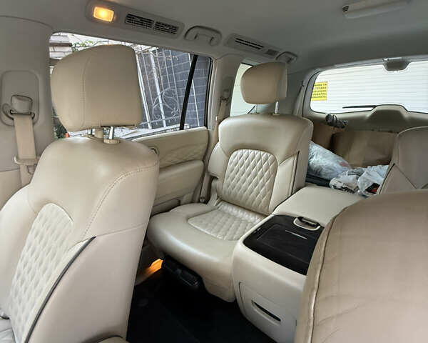 Белый Инфинити QX80, объемом двигателя 5.55 л и пробегом 110 тыс. км за 41199 $, фото 9 на Automoto.ua