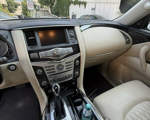 Белый Инфинити QX80, объемом двигателя 5.55 л и пробегом 110 тыс. км за 41199 $, фото 5 на Automoto.ua