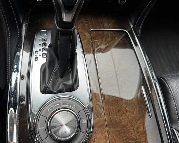 Белый Инфинити QX80, объемом двигателя 5.55 л и пробегом 57 тыс. км за 44000 $, фото 28 на Automoto.ua