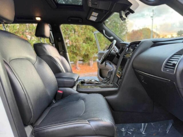 Белый Инфинити QX80, объемом двигателя 5.6 л и пробегом 42 тыс. км за 15000 $, фото 9 на Automoto.ua