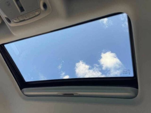 Білий Інфініті QX80, об'ємом двигуна 5.6 л та пробігом 45 тис. км за 15000 $, фото 9 на Automoto.ua