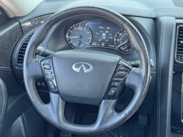 Білий Інфініті QX80, об'ємом двигуна 5.6 л та пробігом 45 тис. км за 15000 $, фото 16 на Automoto.ua