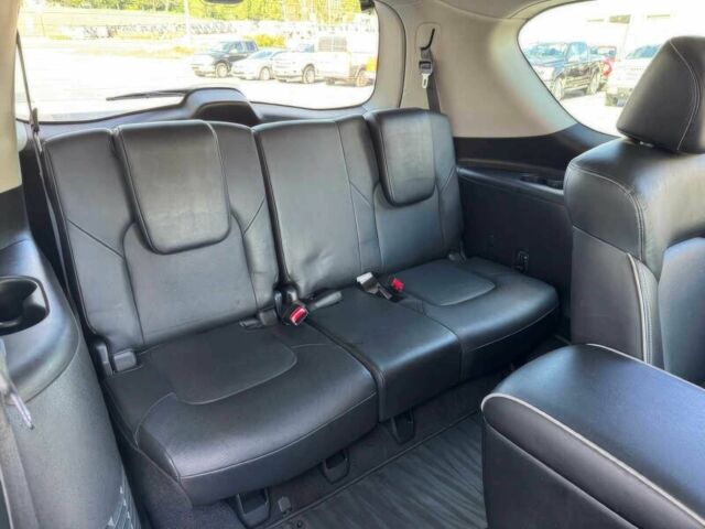 Белый Инфинити QX80, объемом двигателя 5.6 л и пробегом 30 тыс. км за 15000 $, фото 9 на Automoto.ua