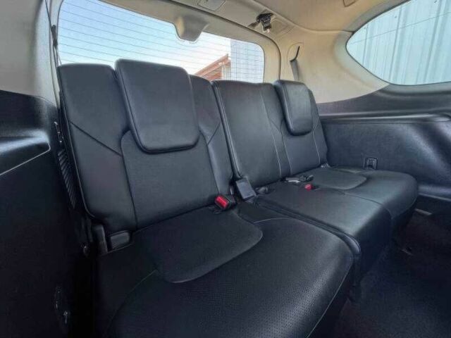 Білий Інфініті QX80, об'ємом двигуна 5.6 л та пробігом 45 тис. км за 15000 $, фото 22 на Automoto.ua