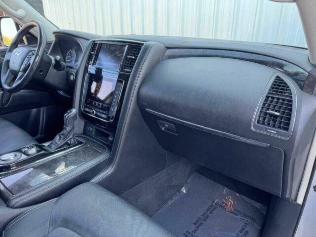 Білий Інфініті QX80, об'ємом двигуна 5.6 л та пробігом 45 тис. км за 15000 $, фото 12 на Automoto.ua