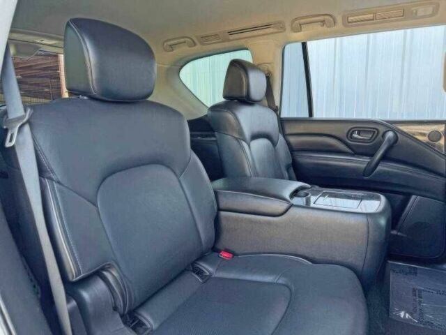Білий Інфініті QX80, об'ємом двигуна 5.6 л та пробігом 45 тис. км за 15000 $, фото 21 на Automoto.ua
