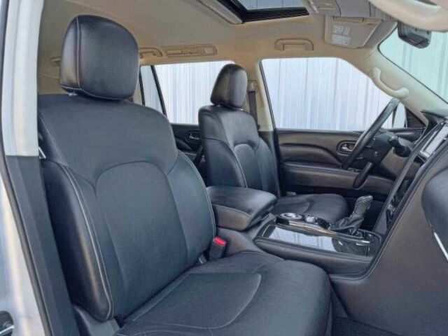 Білий Інфініті QX80, об'ємом двигуна 5.6 л та пробігом 45 тис. км за 15000 $, фото 20 на Automoto.ua