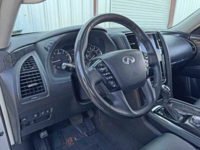 Білий Інфініті QX80, об'ємом двигуна 5.6 л та пробігом 45 тис. км за 15000 $, фото 11 на Automoto.ua