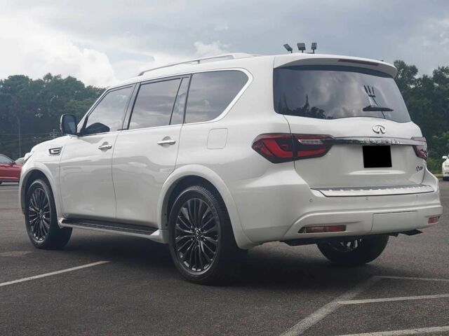 Белый Инфинити QX80, объемом двигателя 5.6 л и пробегом 26 тыс. км за 15000 $, фото 4 на Automoto.ua