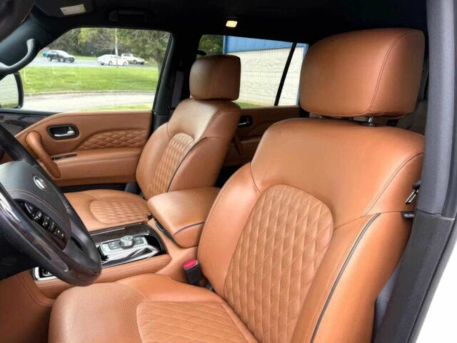 Білий Інфініті QX80, об'ємом двигуна 5.6 л та пробігом 25 тис. км за 39000 $, фото 8 на Automoto.ua