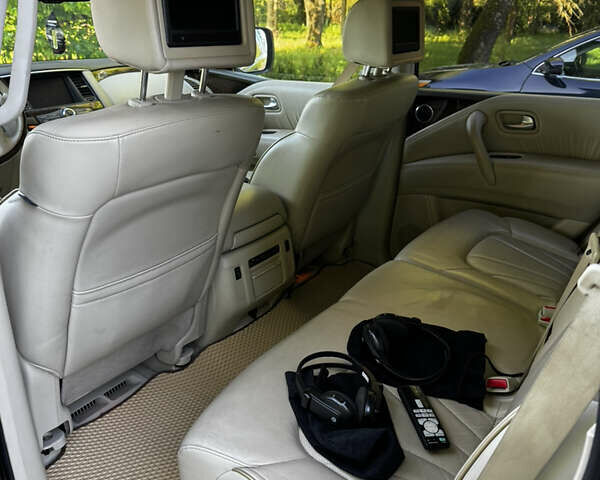 Черный Инфинити QX80, объемом двигателя 5.55 л и пробегом 298 тыс. км за 20700 $, фото 17 на Automoto.ua