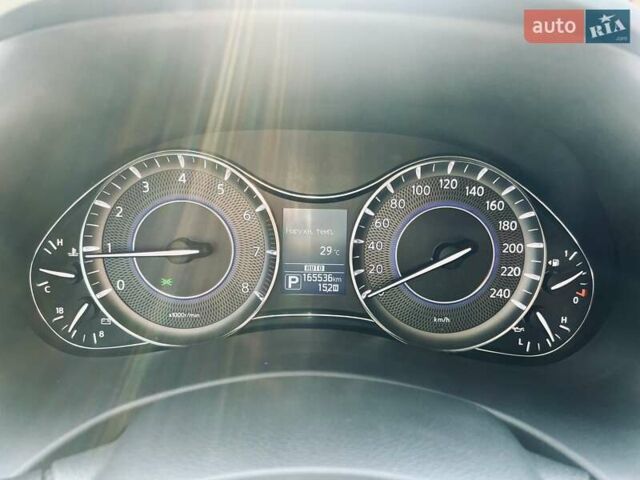 Черный Инфинити QX80, объемом двигателя 5.55 л и пробегом 165 тыс. км за 22000 $, фото 20 на Automoto.ua