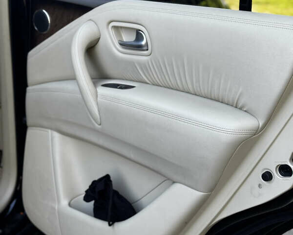 Черный Инфинити QX80, объемом двигателя 5.55 л и пробегом 298 тыс. км за 20700 $, фото 28 на Automoto.ua