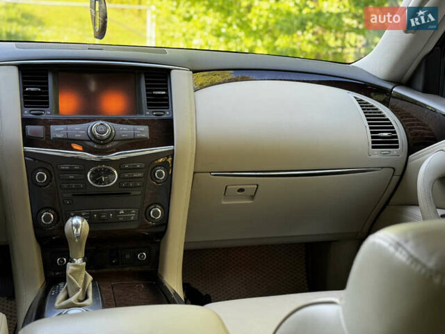 Черный Инфинити QX80, объемом двигателя 5.55 л и пробегом 298 тыс. км за 20700 $, фото 33 на Automoto.ua