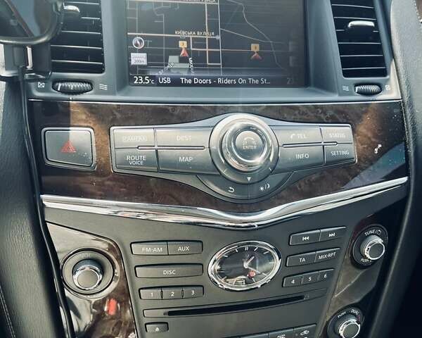 Черный Инфинити QX80, объемом двигателя 5.55 л и пробегом 165 тыс. км за 22000 $, фото 16 на Automoto.ua