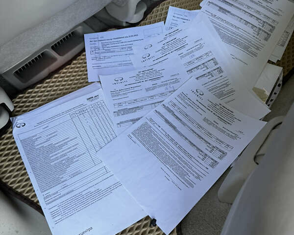 Черный Инфинити QX80, объемом двигателя 5.55 л и пробегом 298 тыс. км за 20700 $, фото 18 на Automoto.ua