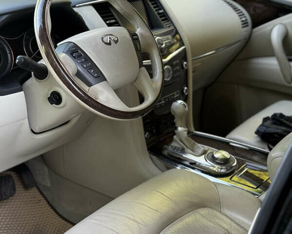 Черный Инфинити QX80, объемом двигателя 5.55 л и пробегом 298 тыс. км за 20700 $, фото 14 на Automoto.ua