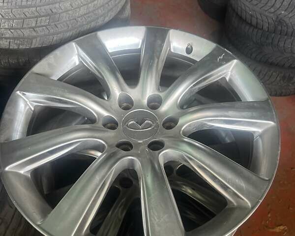 Черный Инфинити QX80, объемом двигателя 5.55 л и пробегом 165 тыс. км за 22000 $, фото 1 на Automoto.ua