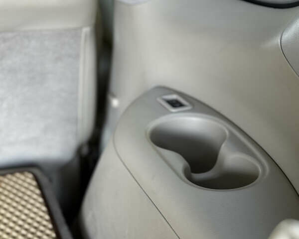 Черный Инфинити QX80, объемом двигателя 5.55 л и пробегом 298 тыс. км за 20700 $, фото 24 на Automoto.ua