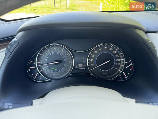 Черный Инфинити QX80, объемом двигателя 5.55 л и пробегом 298 тыс. км за 20700 $, фото 12 на Automoto.ua