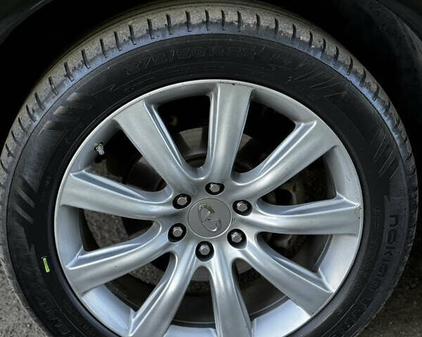 Черный Инфинити QX80, объемом двигателя 5.55 л и пробегом 298 тыс. км за 20700 $, фото 35 на Automoto.ua