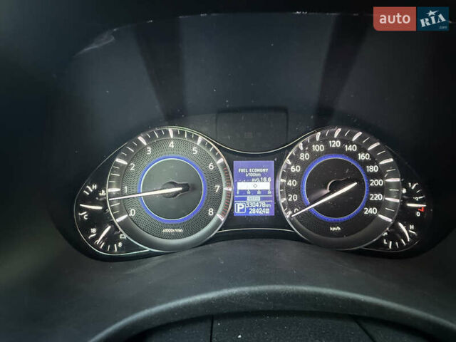 Черный Инфинити QX80, объемом двигателя 5.55 л и пробегом 330 тыс. км за 18000 $, фото 6 на Automoto.ua