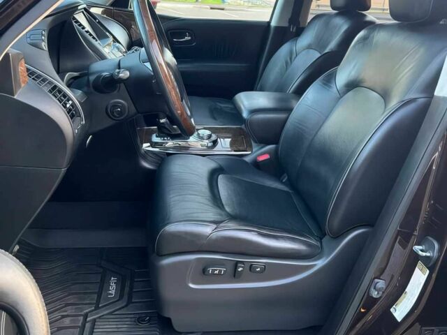 Черный Инфинити QX80, объемом двигателя 5.6 л и пробегом 74 тыс. км за 13000 $, фото 8 на Automoto.ua