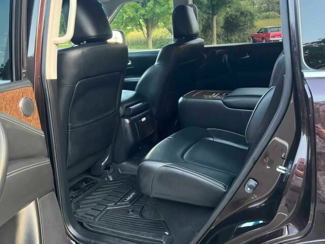 Черный Инфинити QX80, объемом двигателя 5.6 л и пробегом 74 тыс. км за 13000 $, фото 11 на Automoto.ua