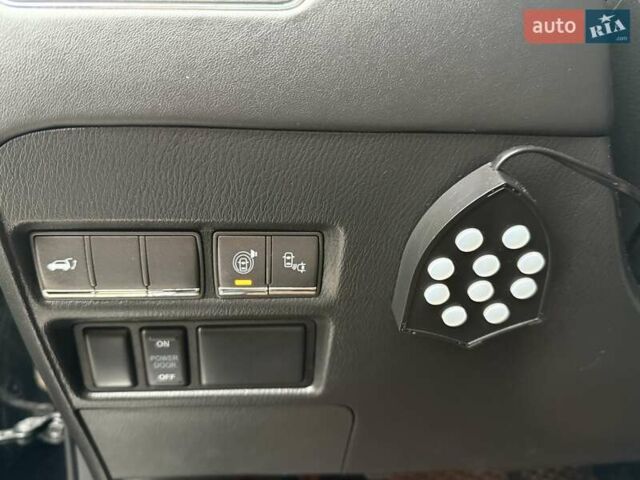 Чорний Інфініті QX80, об'ємом двигуна 5.55 л та пробігом 158 тис. км за 24500 $, фото 57 на Automoto.ua