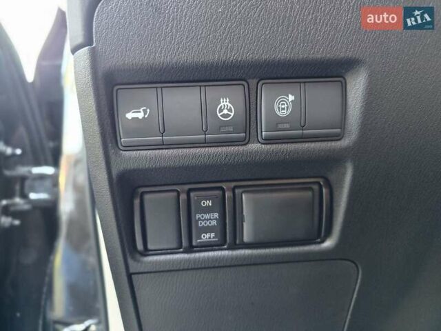 Чорний Інфініті QX80, об'ємом двигуна 5.55 л та пробігом 107 тис. км за 32300 $, фото 16 на Automoto.ua