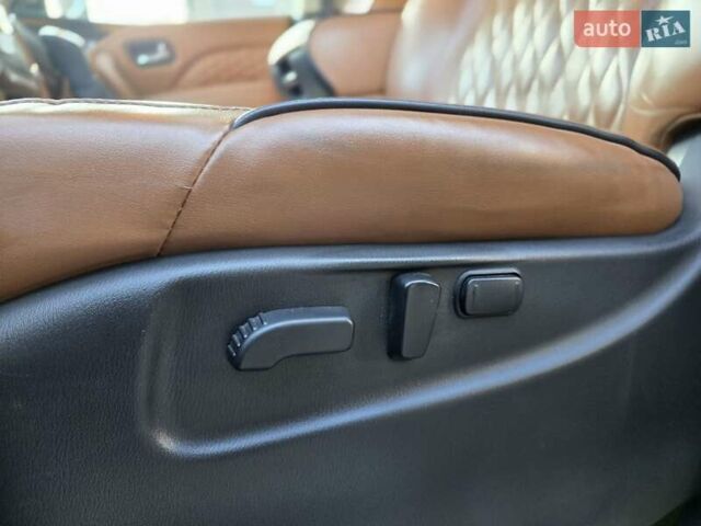 Чорний Інфініті QX80, об'ємом двигуна 5.55 л та пробігом 107 тис. км за 32300 $, фото 17 на Automoto.ua