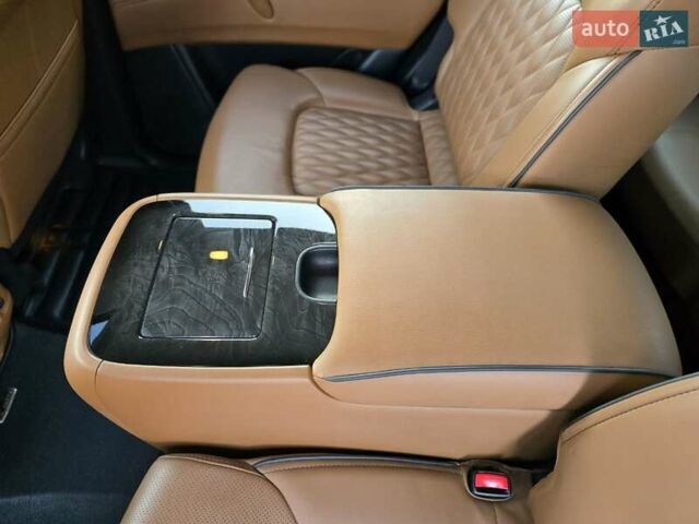 Чорний Інфініті QX80, об'ємом двигуна 5.55 л та пробігом 107 тис. км за 32300 $, фото 21 на Automoto.ua