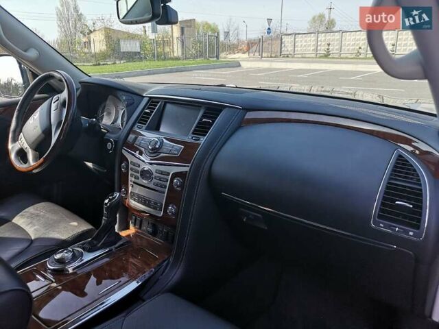 Чорний Інфініті QX80, об'ємом двигуна 5.55 л та пробігом 95 тис. км за 37900 $, фото 1 на Automoto.ua