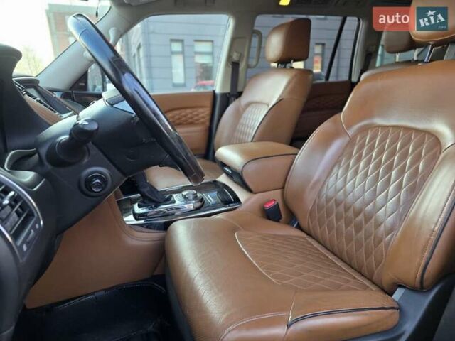 Чорний Інфініті QX80, об'ємом двигуна 5.55 л та пробігом 107 тис. км за 32300 $, фото 12 на Automoto.ua