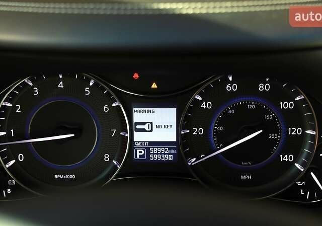 Черный Инфинити QX80, объемом двигателя 5.55 л и пробегом 95 тыс. км за 35000 $, фото 6 на Automoto.ua