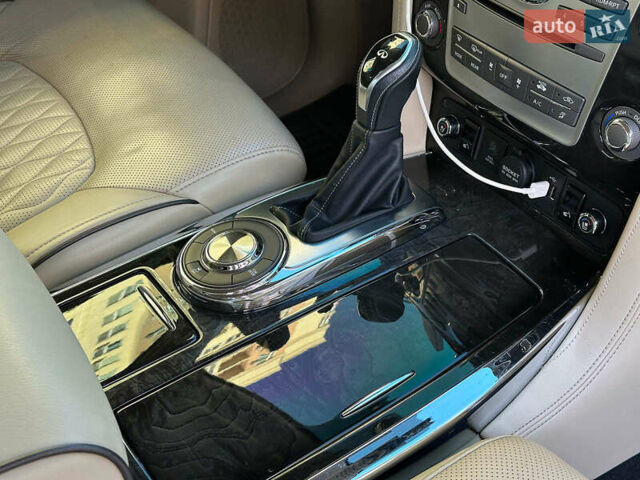 Черный Инфинити QX80, объемом двигателя 5.6 л и пробегом 95 тыс. км за 34490 $, фото 35 на Automoto.ua