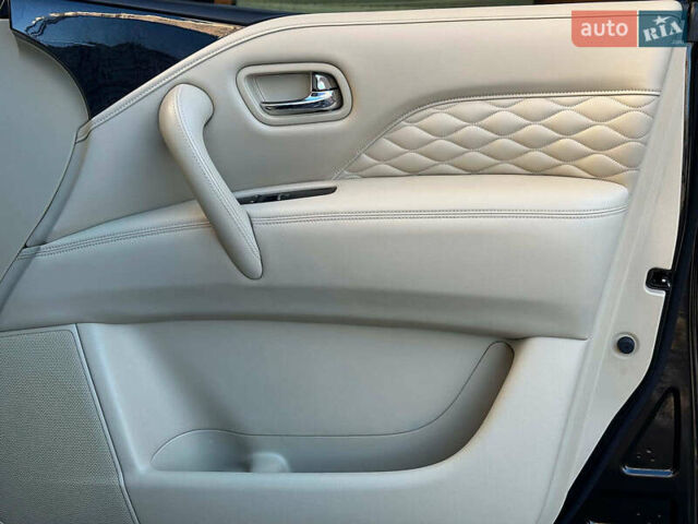 Черный Инфинити QX80, объемом двигателя 5.6 л и пробегом 95 тыс. км за 34490 $, фото 33 на Automoto.ua