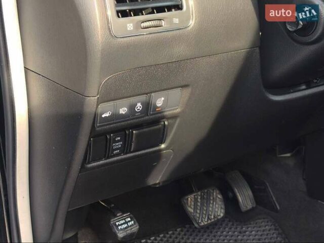 Черный Инфинити QX80, объемом двигателя 5.55 л и пробегом 62 тыс. км за 36800 $, фото 22 на Automoto.ua