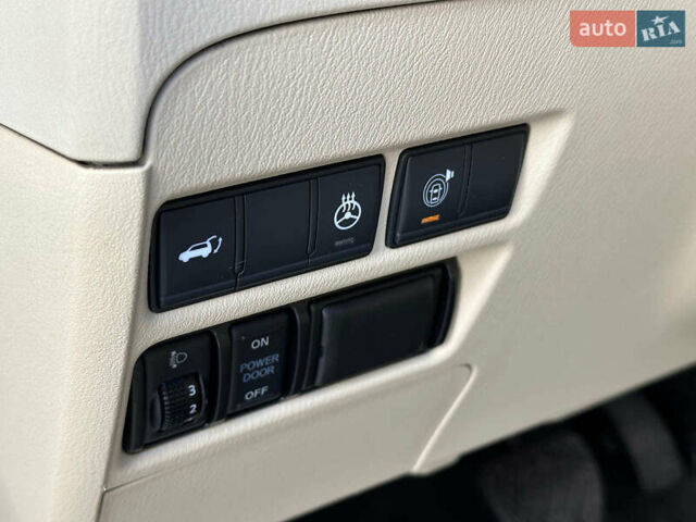 Черный Инфинити QX80, объемом двигателя 5.6 л и пробегом 95 тыс. км за 34490 $, фото 16 на Automoto.ua