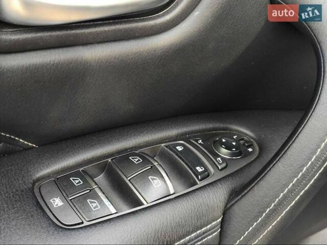 Черный Инфинити QX80, объемом двигателя 5.55 л и пробегом 62 тыс. км за 36800 $, фото 17 на Automoto.ua