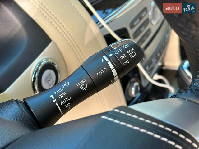 Черный Инфинити QX80, объемом двигателя 5.6 л и пробегом 95 тыс. км за 34490 $, фото 19 на Automoto.ua